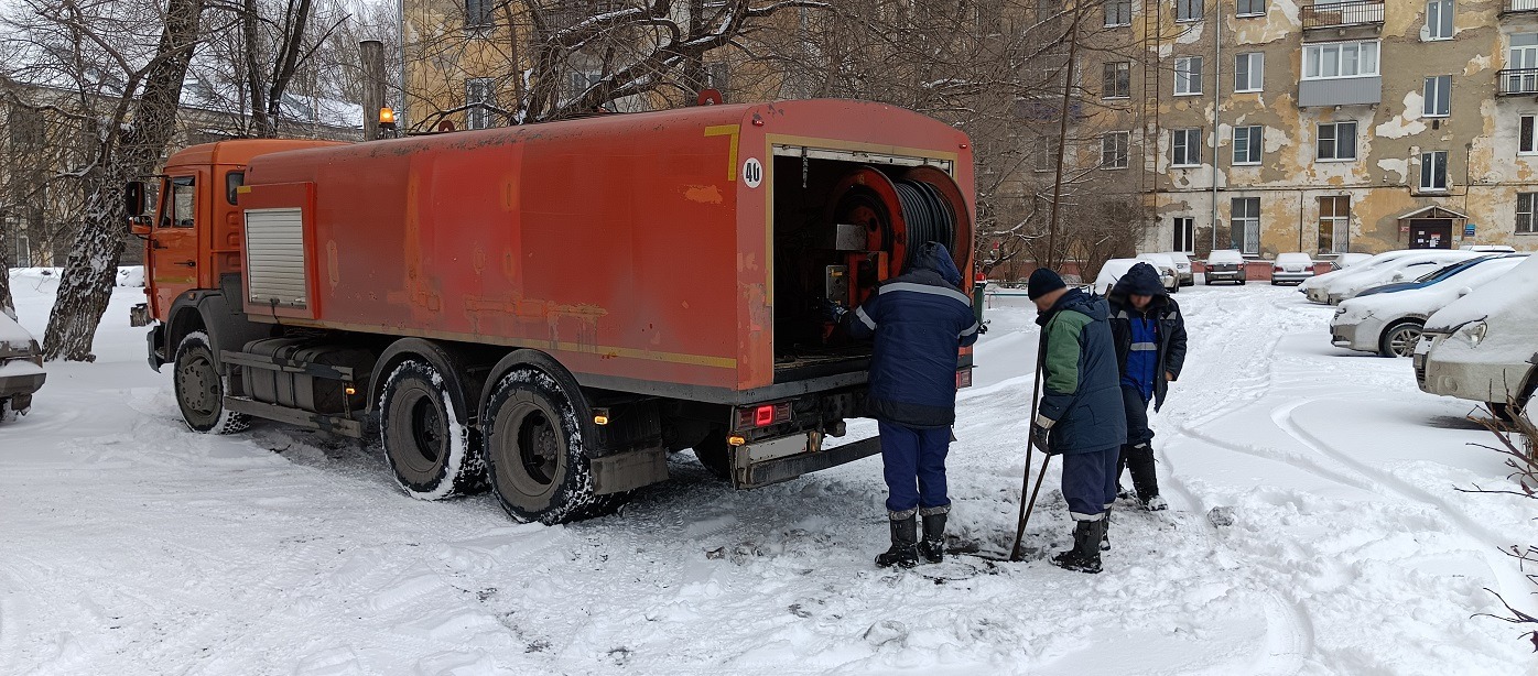 Прочистка канализации от засоров гидропромывочной машиной и специальным оборудованием в Чечне