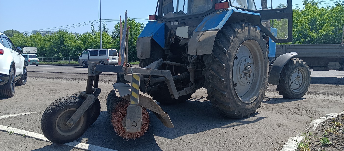 Услуги трактора с щеткой МТЗ в Чечне