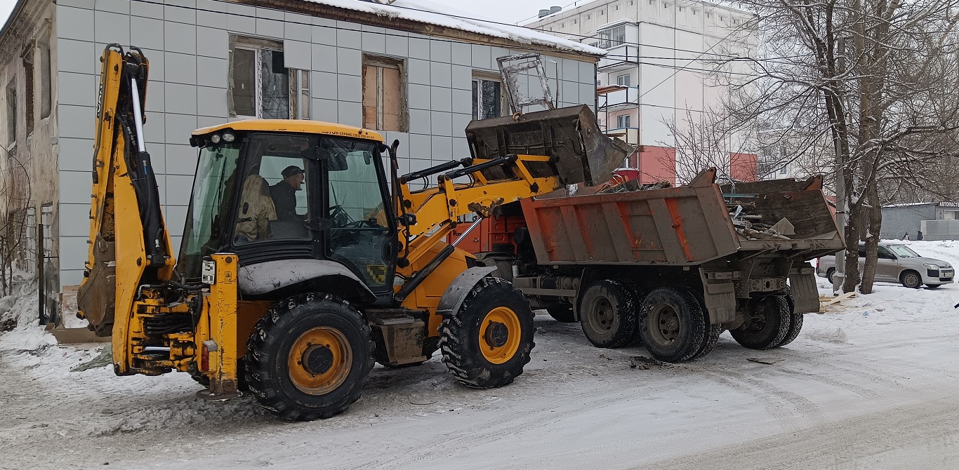 Уборка и вывоз строительного мусора, ТБО с помощью экскаватора и самосвала в Чечне